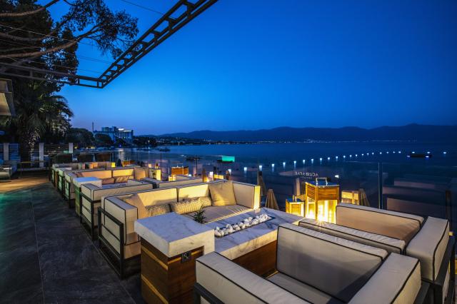 UNIQUE LIFE STYLE HOTEL - Bary - LUCKY LOUNGE CIGAR BAR