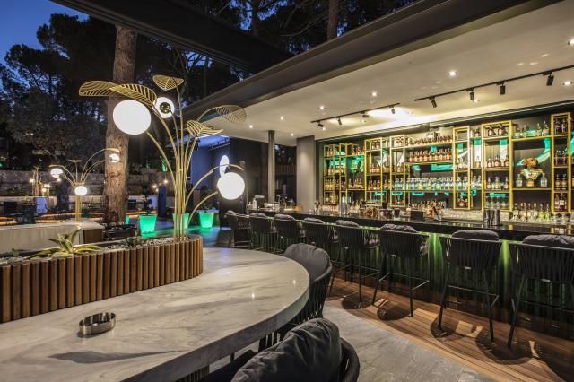 UNIQUE LIFE STYLE HOTEL - Bary - LUCKY LOUNGE CIGAR BAR