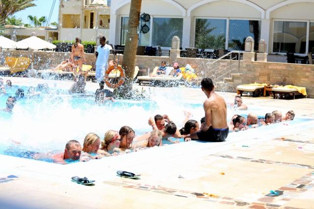 ROYAL STAR BEACH RESORT - Bazény - Hlavní budova
