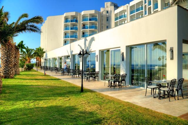 LE BLEU HOTEL & SPA - Restaurace - SUR RESTAURANT