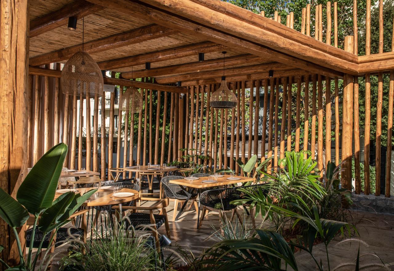 INDIGO INN CASA (ADULTS ONLY 14+) - Restaurace - ESTRAGON