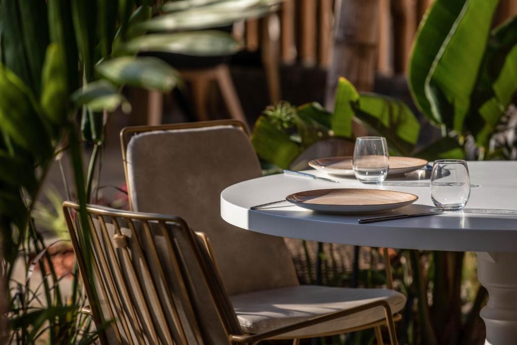 INDIGO INN CASA (ADULTS ONLY 14+) - Bary - ESTRAGON POOL BAR