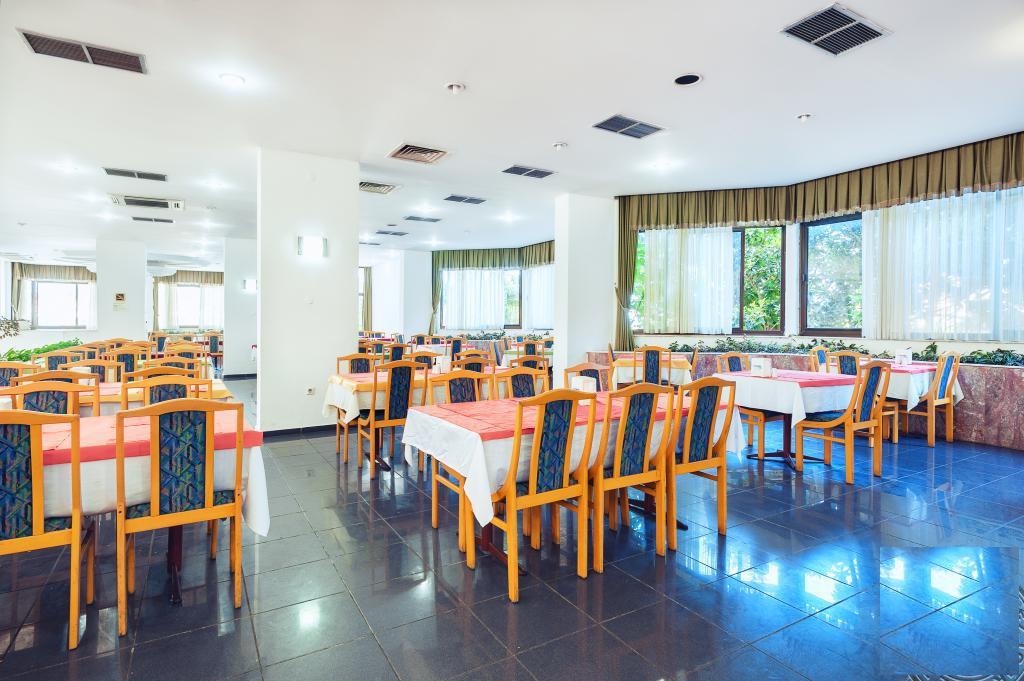 SUNSHINE HOTEL - Restaurace - MAIN RESTAURANT