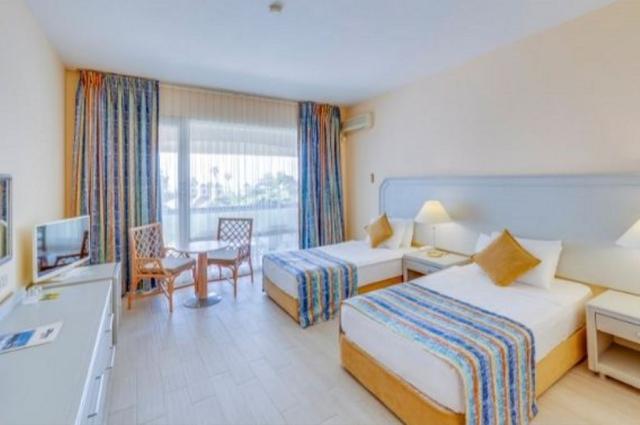 THE GRAND BLUE SKY HOTEL - Pokoje - STANDARD ROOM LANDVIEW BALC