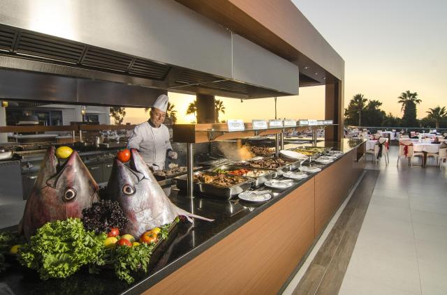 THE GRAND BLUE SKY HOTEL - Restaurace - ARO Restaurant