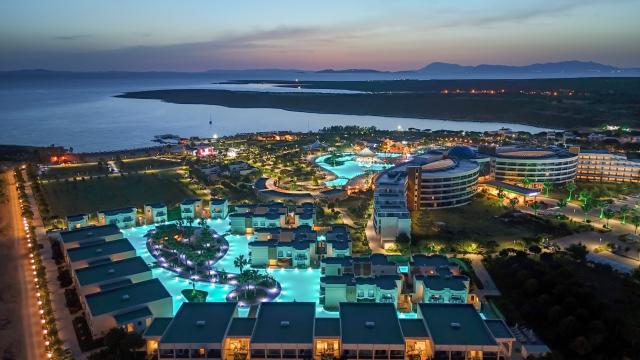 Aquasis De Luxe Resort & Spa