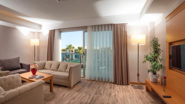 AQUASIS DE LUXE RESORT & SPA - Pokoje - Lake House Family Room 