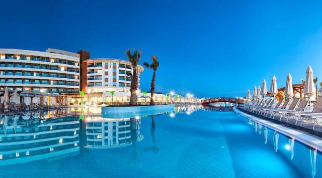 AQUASIS DE LUXE RESORT & SPA - Bazény - Venkovní bazén