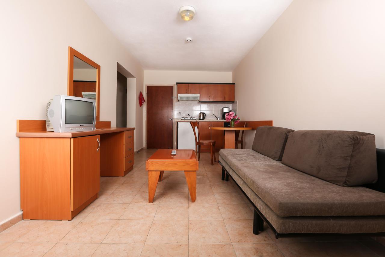 TUNTAS FAMILY SUITES KUSADASI - Pokoje - SUITE STANDARD 1 BEDRO