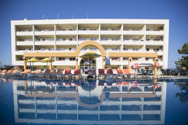 TUNTAS FAMILY SUITES KUSADASI - Bazény - Venkovní bazén