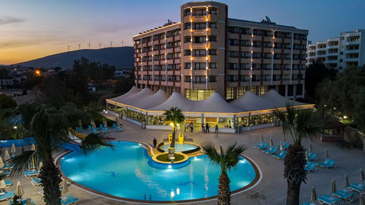 THE HOLIDAY RESORT - Obecné - Hlavní budova