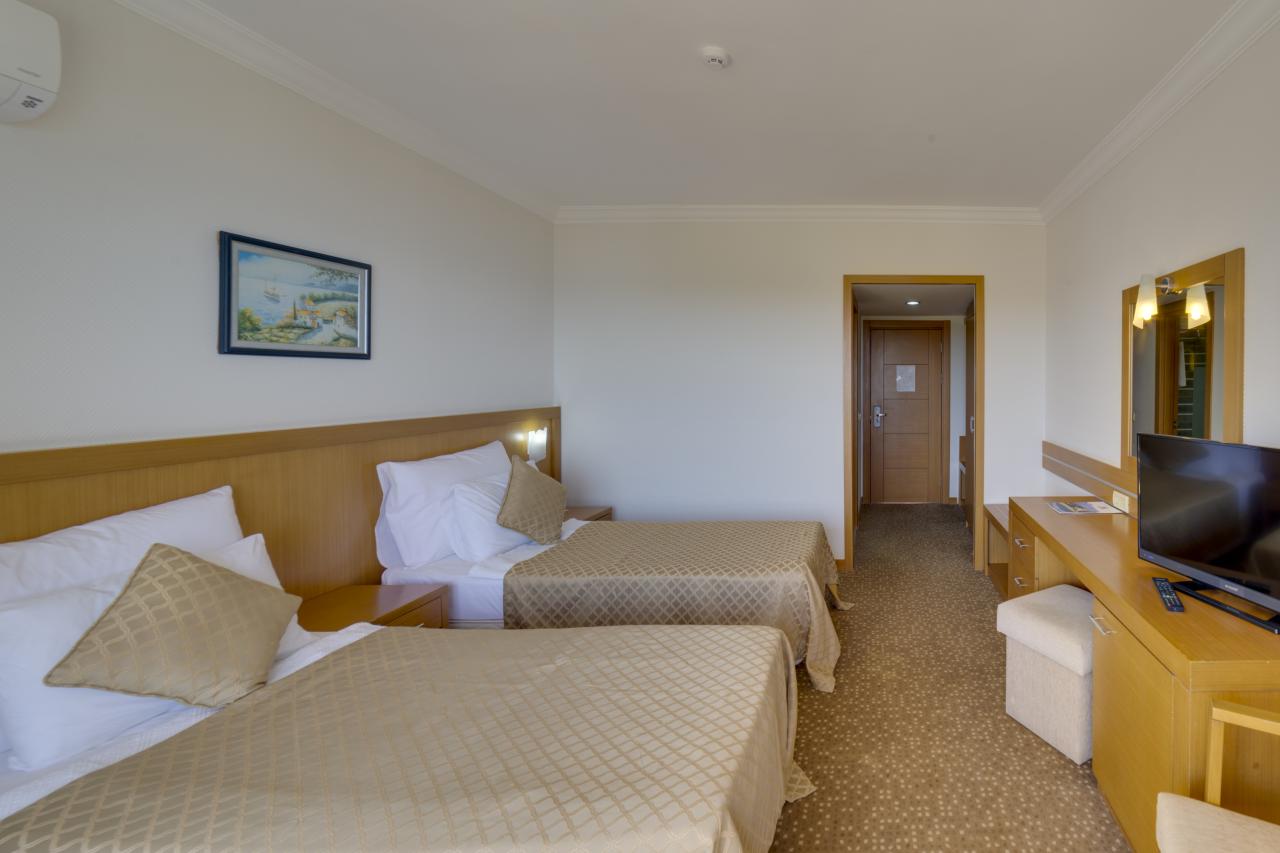 THE HOLIDAY RESORT - Pokoje - STANDARD ROOM LANDVIEW BALCONY