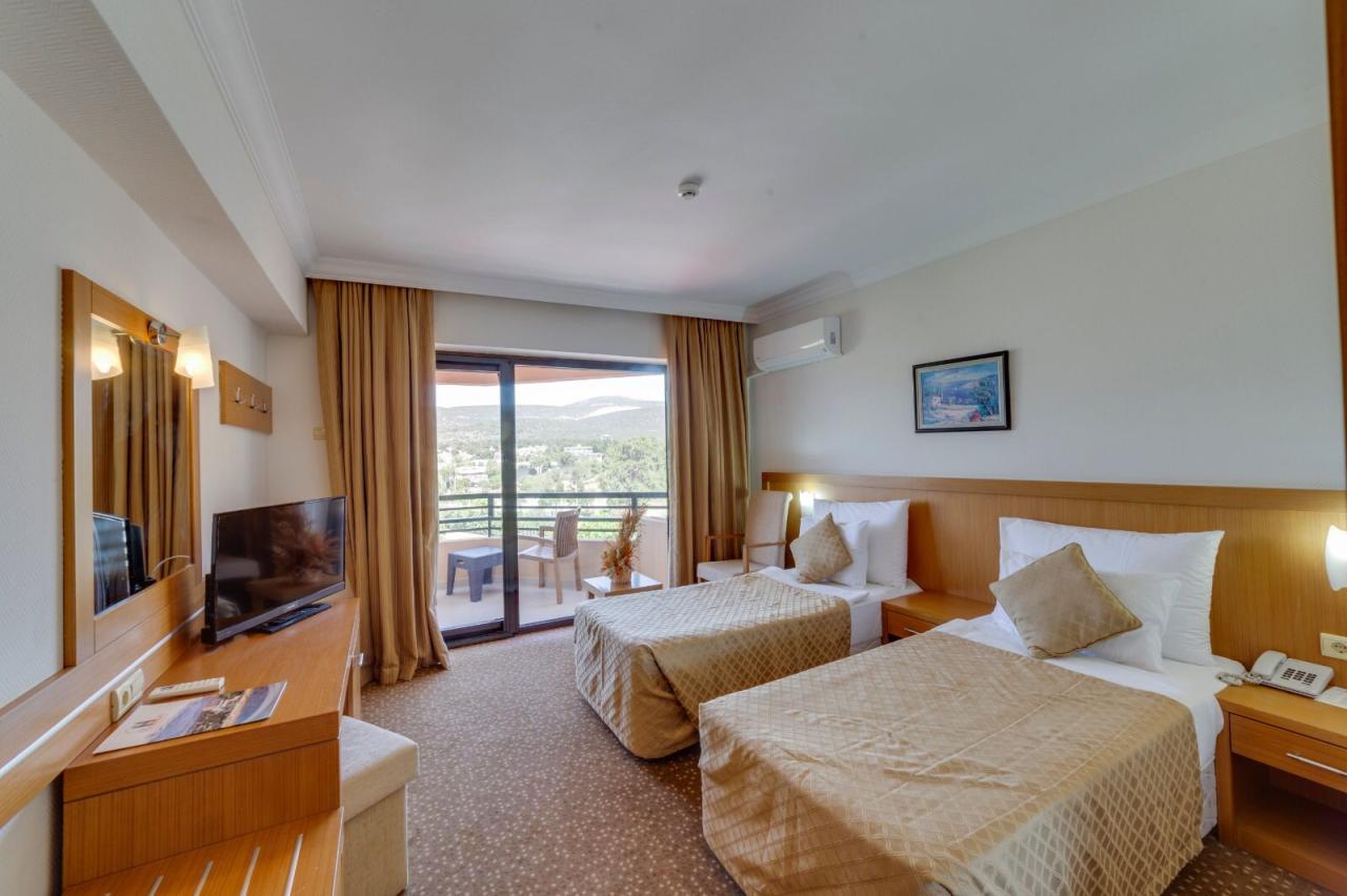 THE HOLIDAY RESORT - Pokoje - STANDARD ROOM LANDVIEW BALCONY