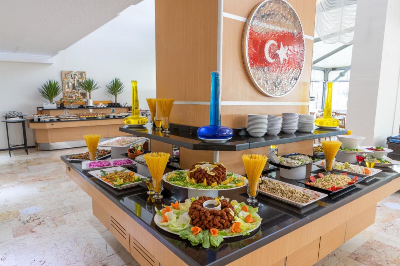THE HOLIDAY RESORT - Restaurace - Ostatní