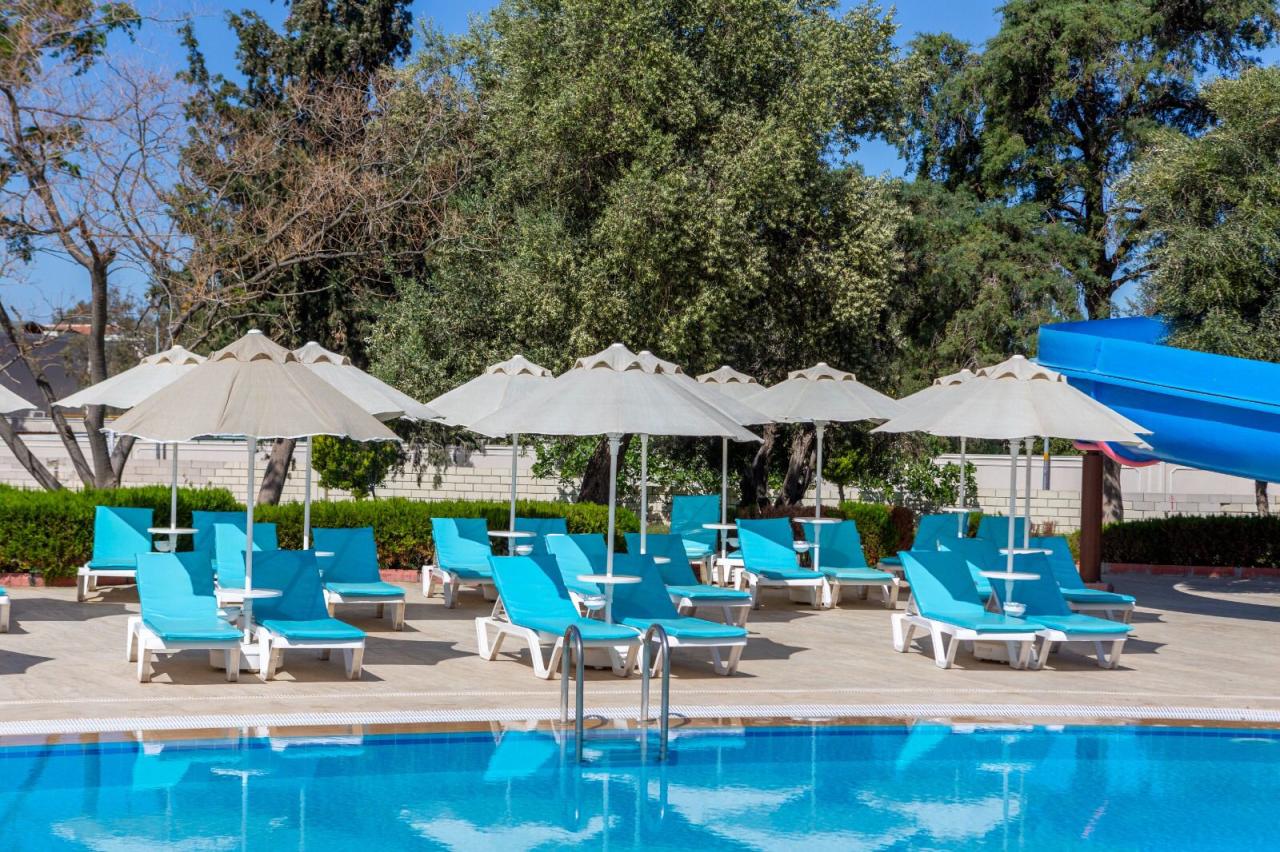 THE HOLIDAY RESORT - Bazény - Ostatní