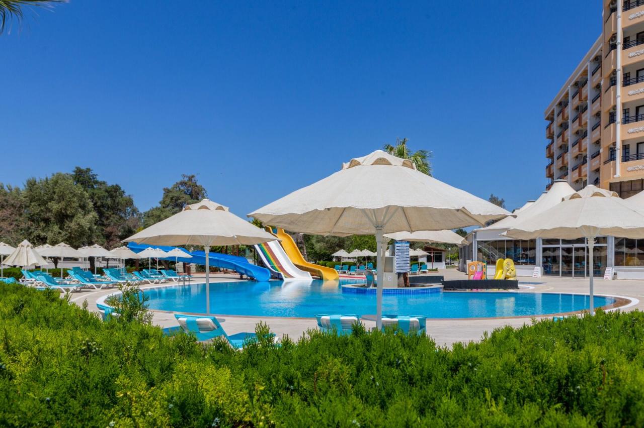 THE HOLIDAY RESORT - Obecné - Hlavní budova