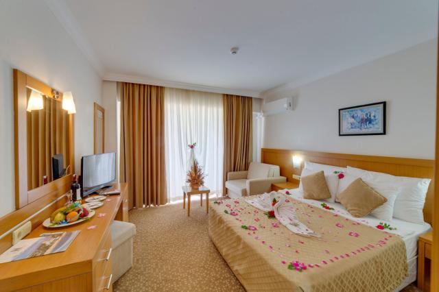 THE HOLIDAY RESORT - Pokoje - STANDARD ROOM LANDVIEW BALCONY