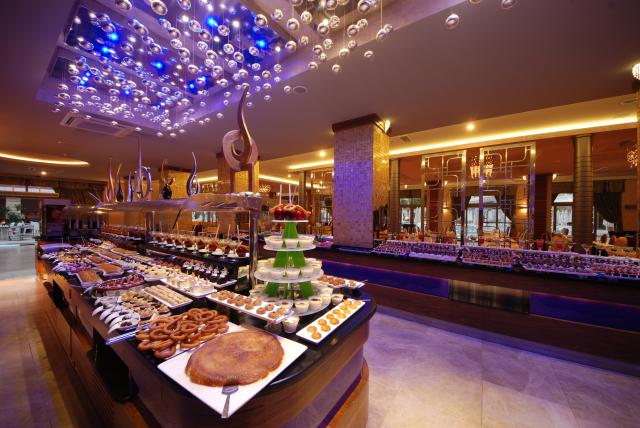GOLDEN ROCK BEACH HOTEL - Restaurace - MAIN RESTAURANT