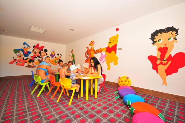 GOLDEN ROCK BEACH HOTEL - Miniklub - Miniklub