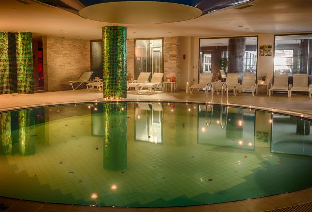 GOLDEN ROCK BEACH HOTEL - Lázně - Lázně