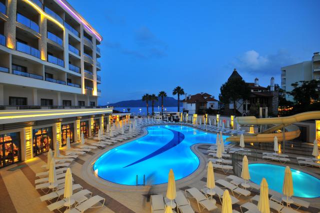 GOLDEN ROCK BEACH HOTEL - Obecné - Hlavní budova