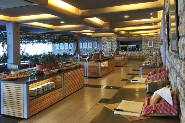 LORYMA RESORT - Restaurace - Hlavní budova