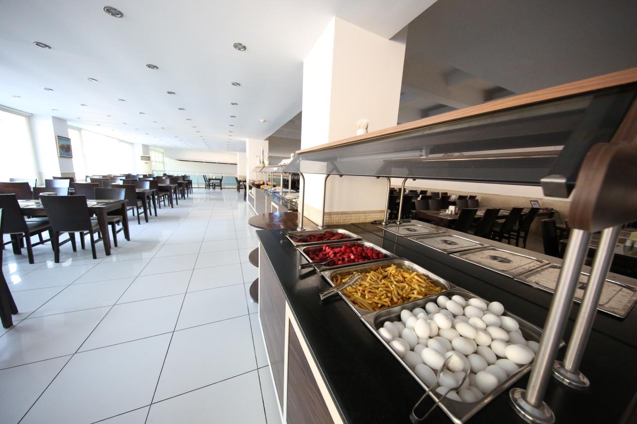 MERIC HOTEL - Restaurace - Main Restaurant