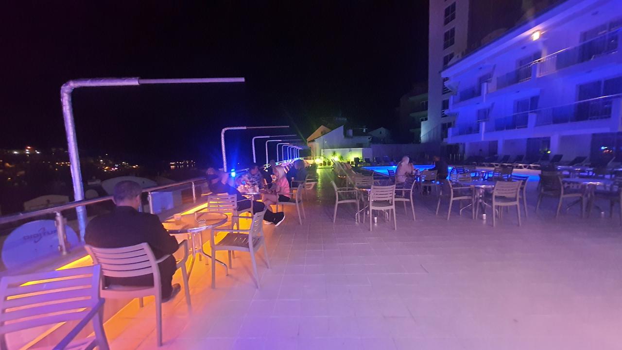 MERIC HOTEL - Bary - Pool Bar