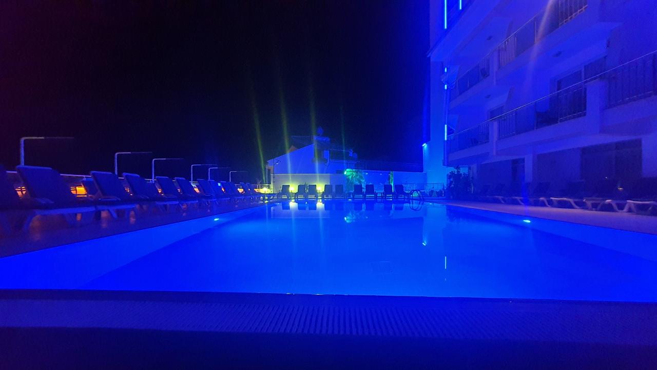 MERIC HOTEL - Bazény - Venkovní bazén