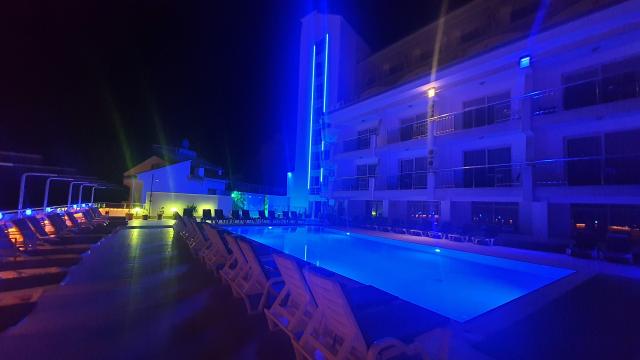 MERIC HOTEL - Bazény - Venkovní bazén