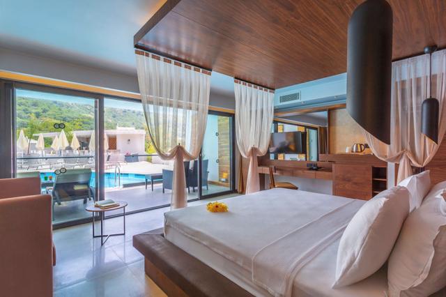 ORKA SUNLIFE RESORT & SPA - Pokoje - LUXURY SUITES  SWIMUP