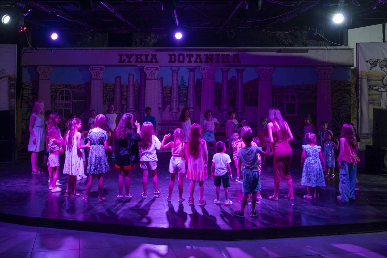 LYKIA BOTANIKA BEACH - Animace - Animace