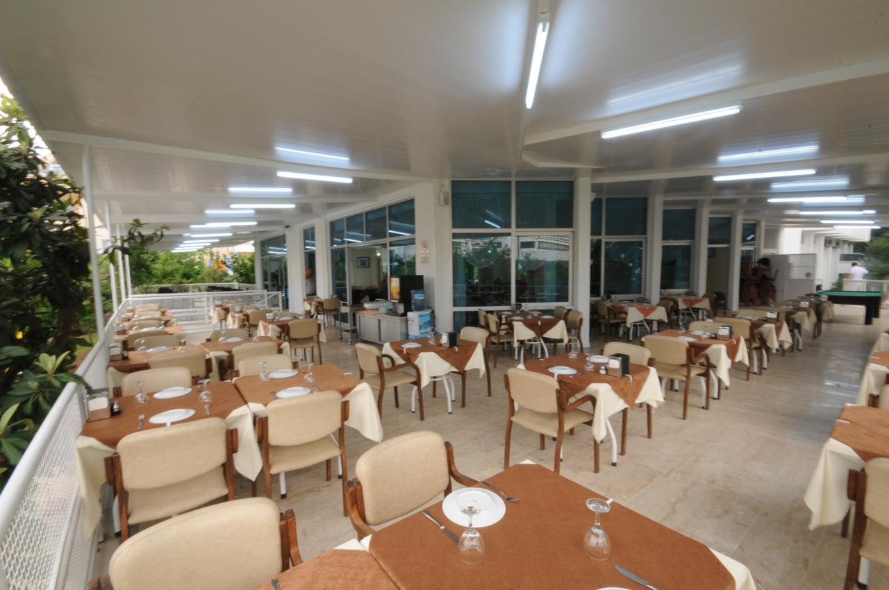ADLER HOTEL - Restaurace - MAIN RESTAURANT