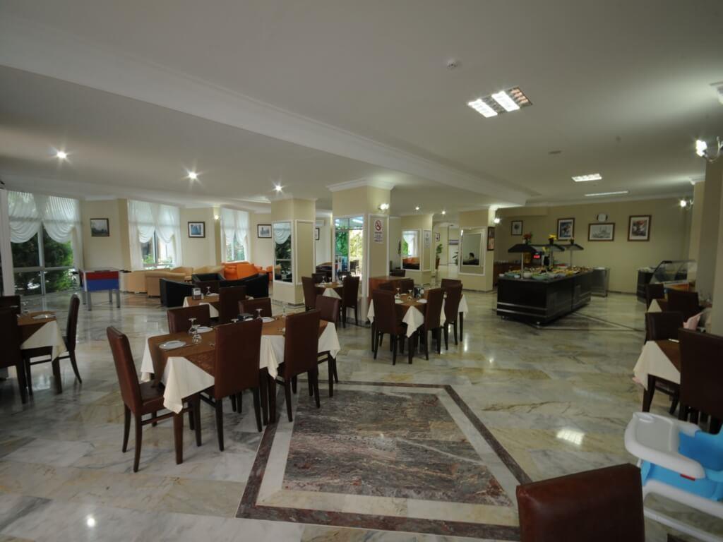 ADLER HOTEL - Restaurace - MAIN RESTAURANT