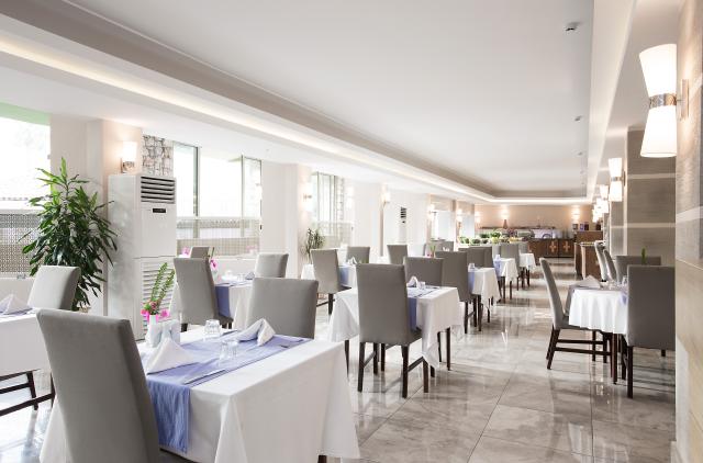 MARTI LA PERLA HOTEL - Restaurace - EBRULI RESTAURANT