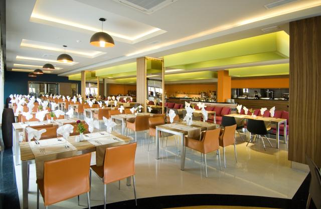CASA DE MARIS SPA & RESORT HOTEL - Restaurace - MAIN RESTAURANT