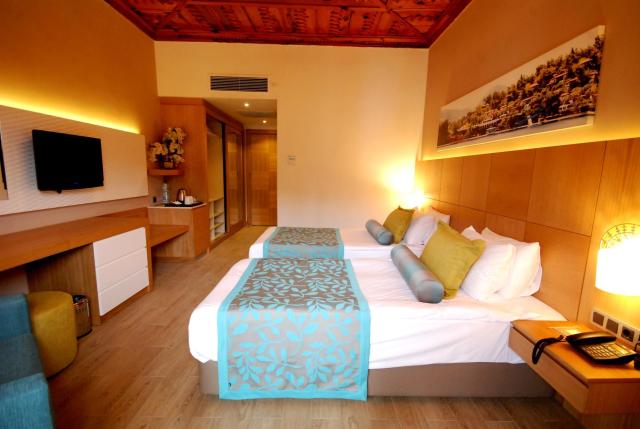 CLUB & HOTEL LETOONIA - Pokoje - Hotel Room