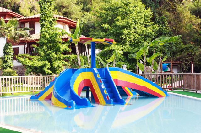 CLUB & HOTEL LETOONIA - Miniklub - Miniklub
