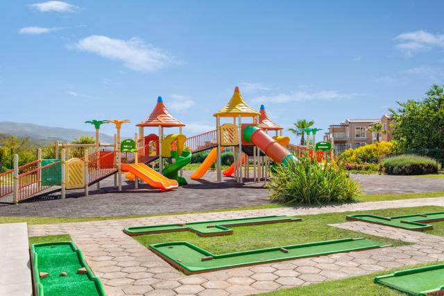 UNIQUE RESIDENCE HOTEL GOLF & SPA - Miniklub - Miniklub