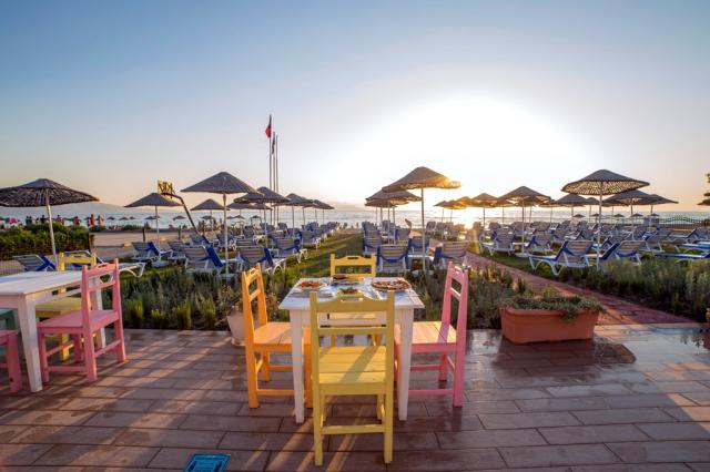 UNIQUE RESIDENCE HOTEL GOLF & SPA - Restaurace - Ela Beach Snac