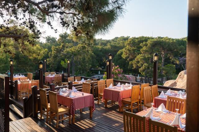 BLUE WATERS CLUB - Restaurace - Austrian Special Restaurant