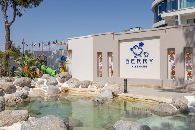 BERRY BLUE HOTEL - Miniklub - Miniklub