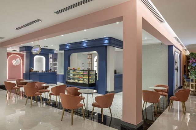 BERRY BLUE HOTEL - Restaurace - MERRY&BERRY CAFE