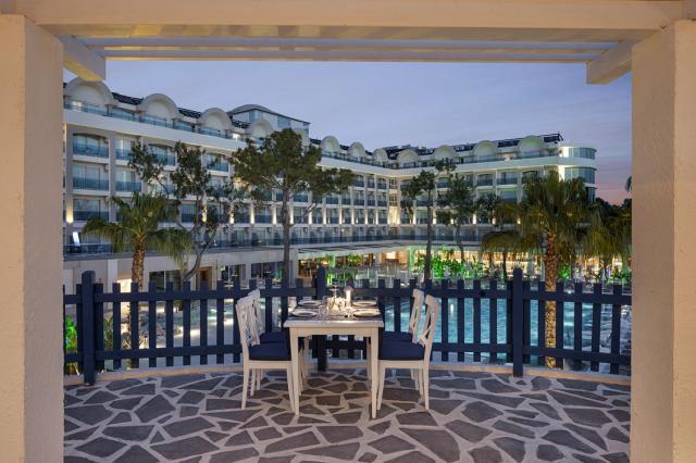 BERRY BLUE HOTEL - Restaurace - AGAPI