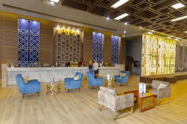 TITANIC ROYAL - Bary - Lobby Bar