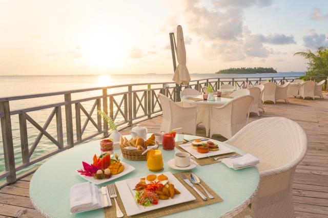 BANDOS MALDIVES - Restaurace - Seabreeze Cafe