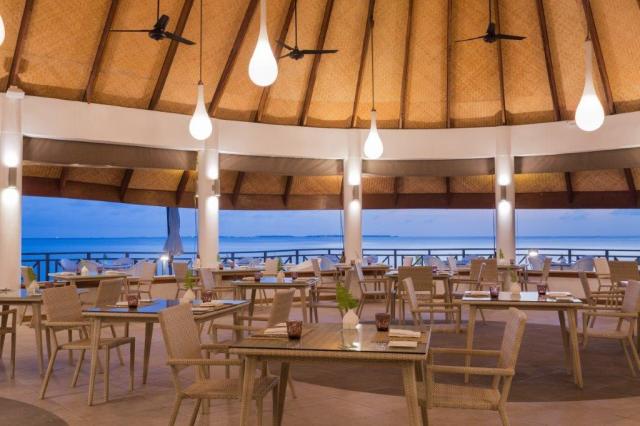 BANDOS MALDIVES - Restaurace - Seabreeze Cafe