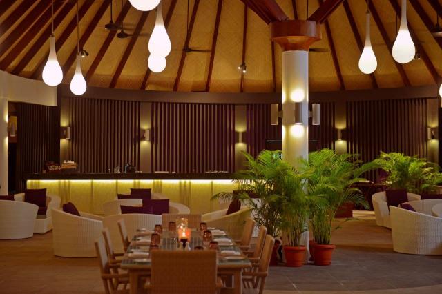 BANDOS MALDIVES - Restaurace - Seabreeze Cafe
