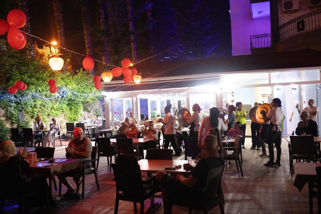 EVA BEACH HOTEL - Animace - Animace