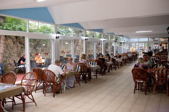 EVA BEACH HOTEL - Restaurace - MAIN RESTAURANT